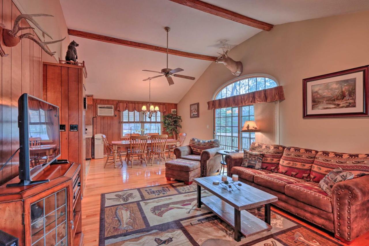 Poconos Home With Game Room Walk To Lake Harmony! 외부 사진