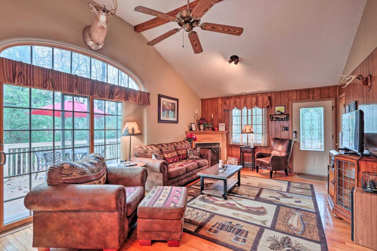 Poconos Home With Game Room Walk To Lake Harmony! 외부 사진