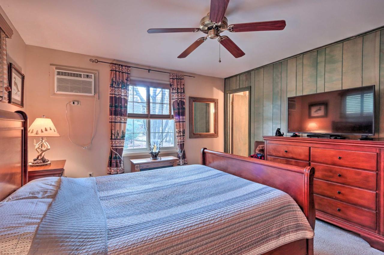 Poconos Home With Game Room Walk To Lake Harmony! 외부 사진